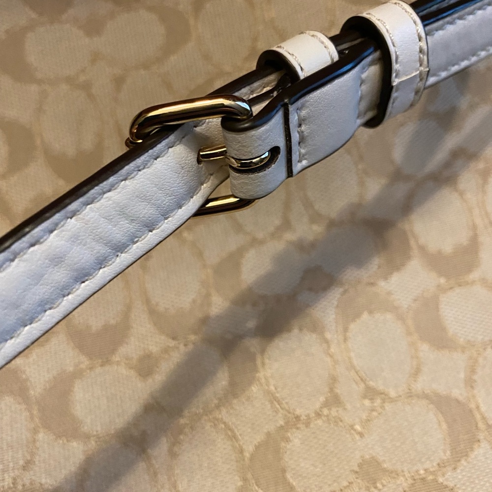 Signature Jacquard Crossbody Khaki - Picture 6 of 16